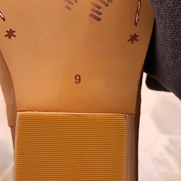 NWOB SPLENDID tan suede booties - Picture 6 of 7